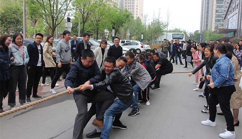 永利yl8886官方网站工会组织举办春季拔河比赛