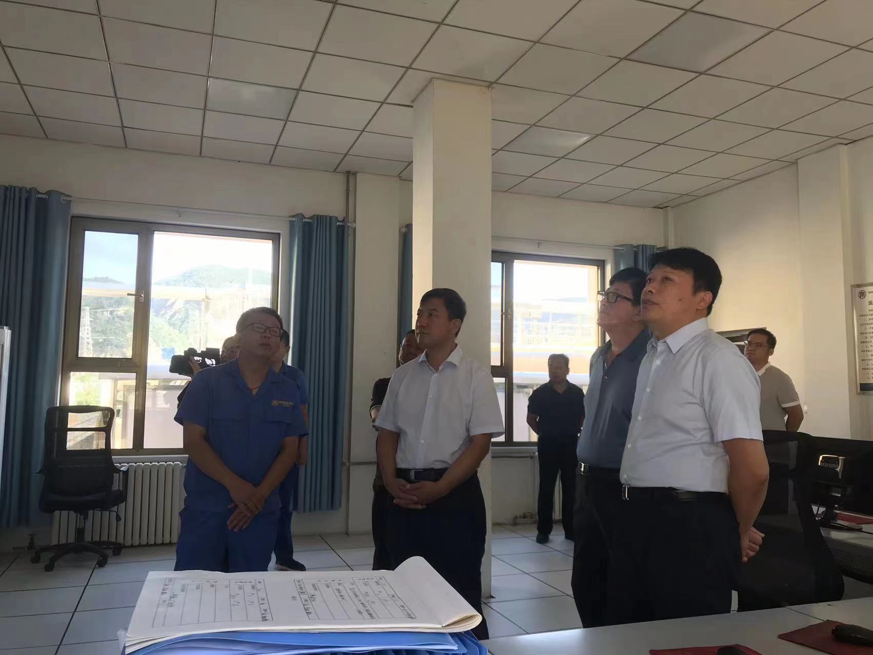 陕西省生态环境厅党组成员、副厅长张金东到水环境公司子长污水处理厂调研